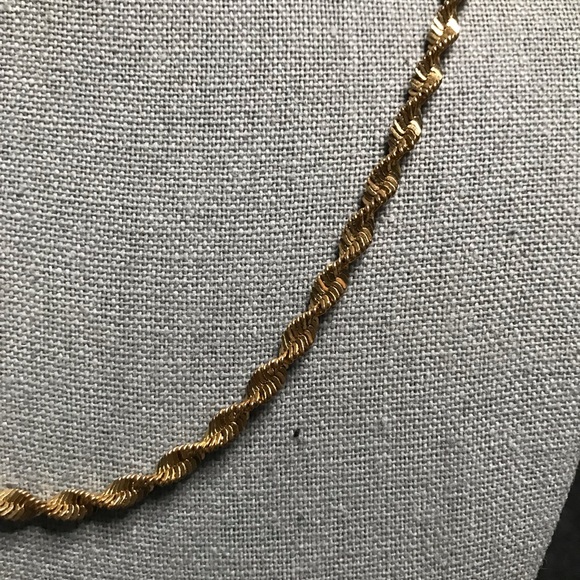 Gold plated twisted chain necklace - Picture 2 of 3